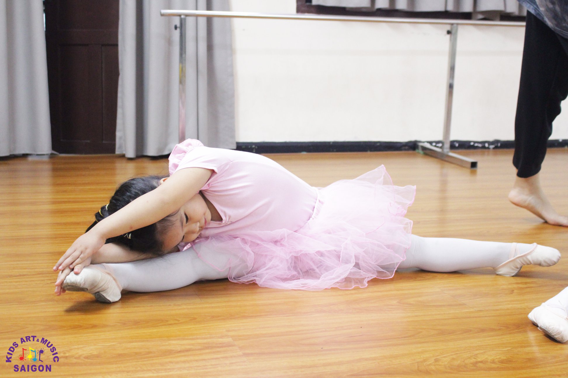 Có gì tại lớp học múa ballet cho bé ở Hà Nội? - hình ảnh 4 Có gì tại lớp học múa ballet cho bé ở Hà Nội? - hình ảnh 4
