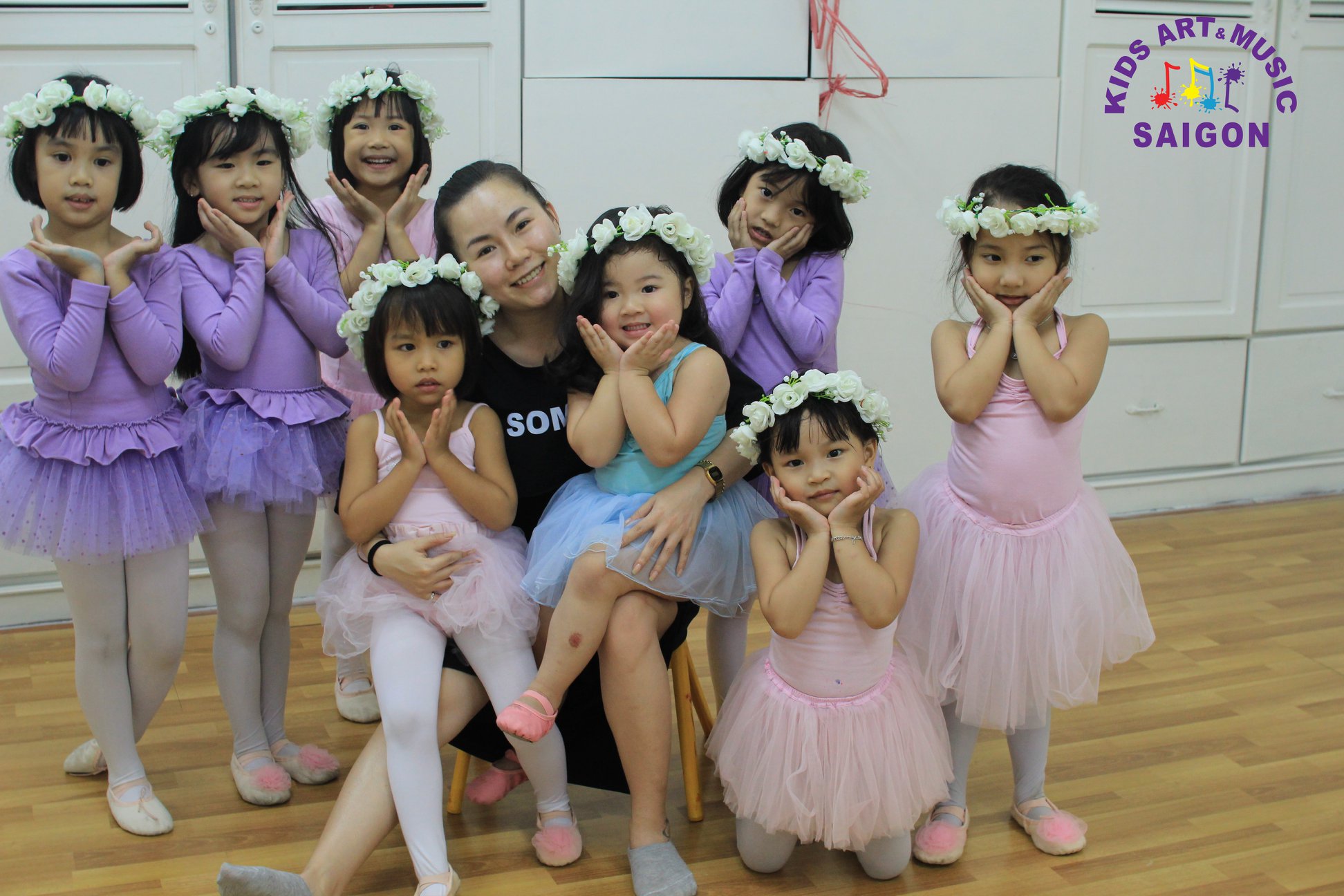 Những lợi ích bất ngờ từ lớp học múa cho bé ở Kids Art & Music Sài Gòn - hình ảnh 6 Những lợi ích bất ngờ từ lớp học múa cho bé ở Kids Art & Music Sài Gòn - hình ảnh 6