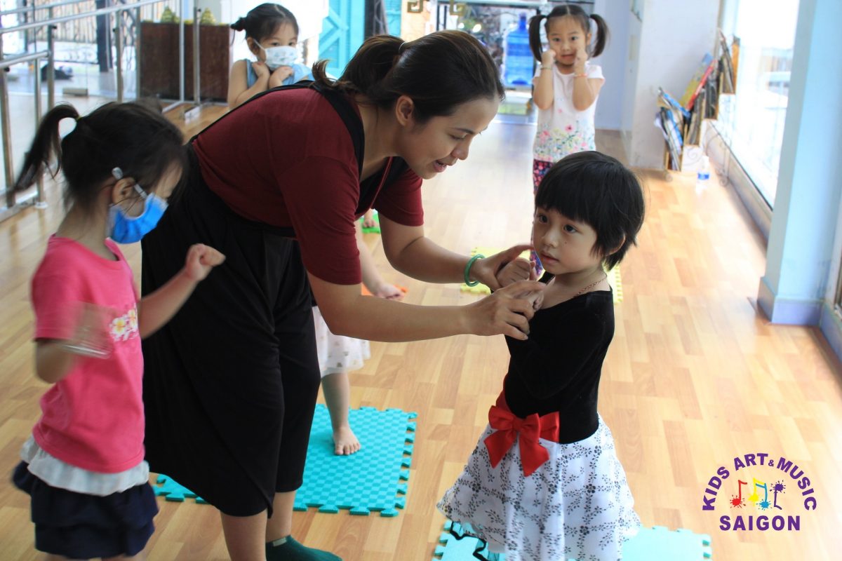 Khám phá chương trình học của lớp nhảy hiện đại cho trẻ em