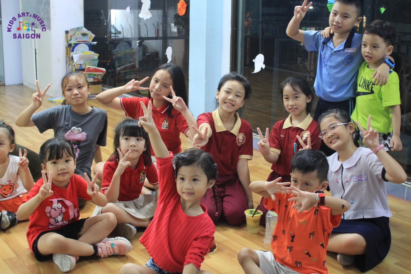 Bất ngờ với những lợi ích "khủng" từ lớp nhảy hiện đại dành cho trẻ em - Hình ảnh 3 Bất ngờ với những lợi ích "khủng" từ lớp nhảy hiện đại dành cho trẻ em - Hình ảnh 3