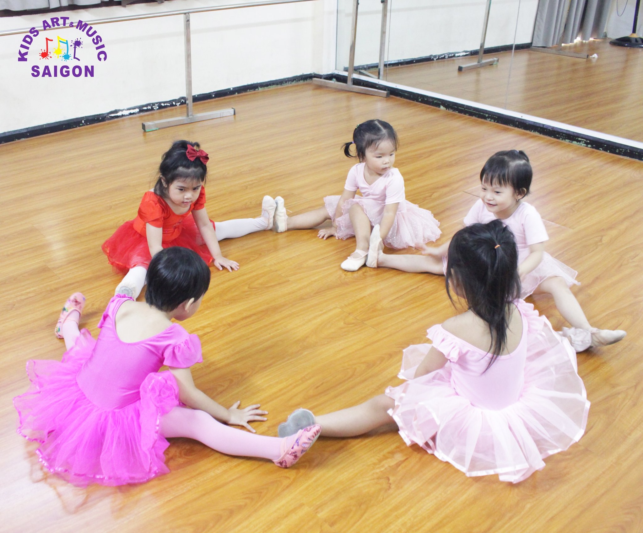 Ba mẹ cần quan tâm những gì trước khi cho trẻ học múa? - hình ảnh 1 Ba mẹ cần quan tâm những gì trước khi cho trẻ học múa? - hình ảnh 1