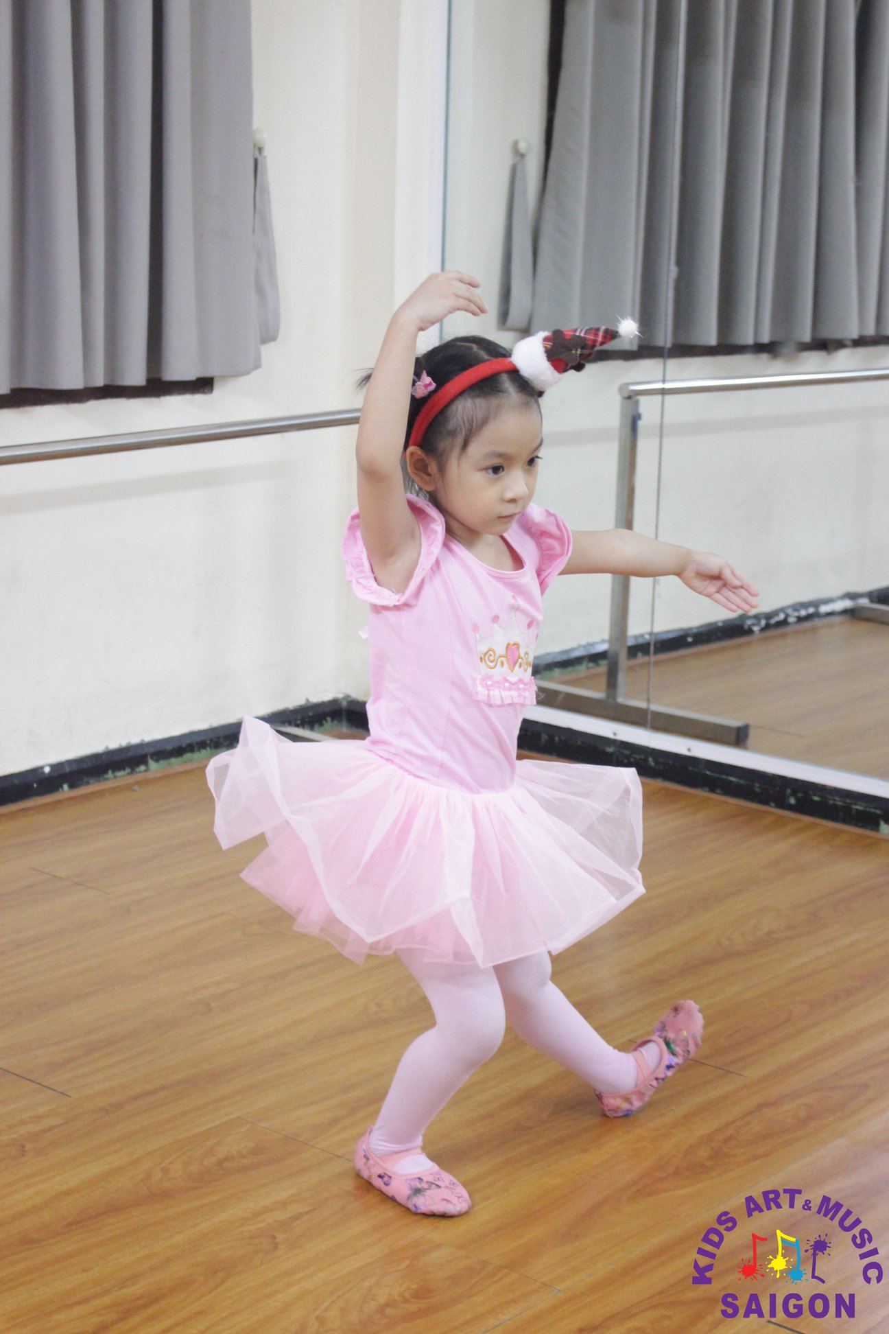 Địa điểm học múa ballet ở TPHCM cho bé - hình ảnh 3