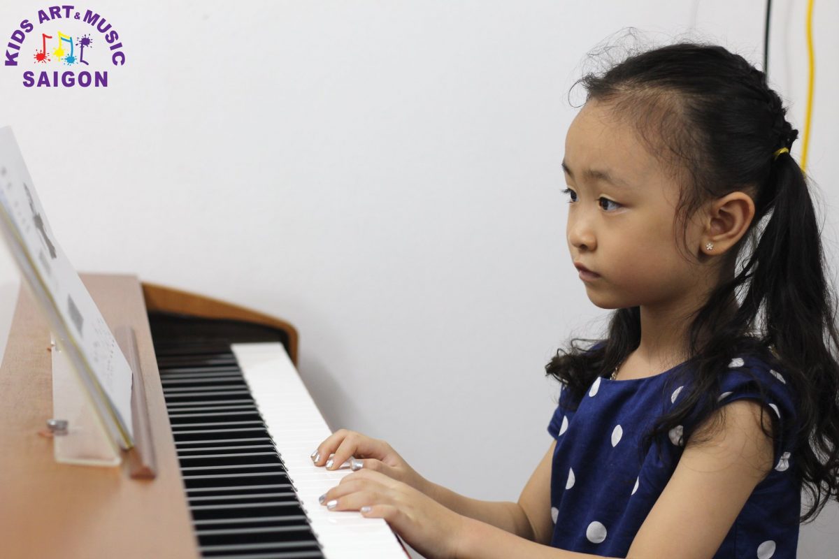 04 vấn đề ba mẹ cần quan tâm trước khi cho bé học đàn piano