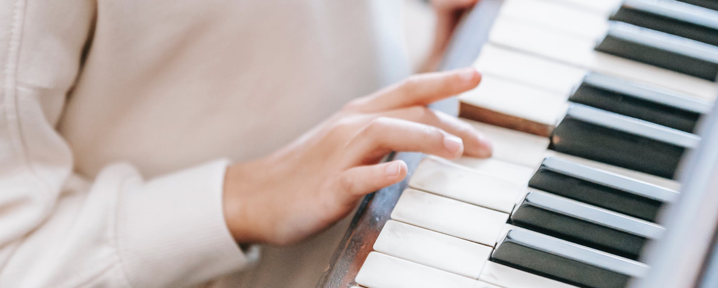 TOP 5 lớp học đàn Piano cho bé quận Tân Phú TpHCM có chất lượng tuyệt vời - Hình ảnh 6 TOP 5 lớp học đàn Piano cho bé quận Tân Phú TpHCM có chất lượng tuyệt vời - Hình ảnh 6