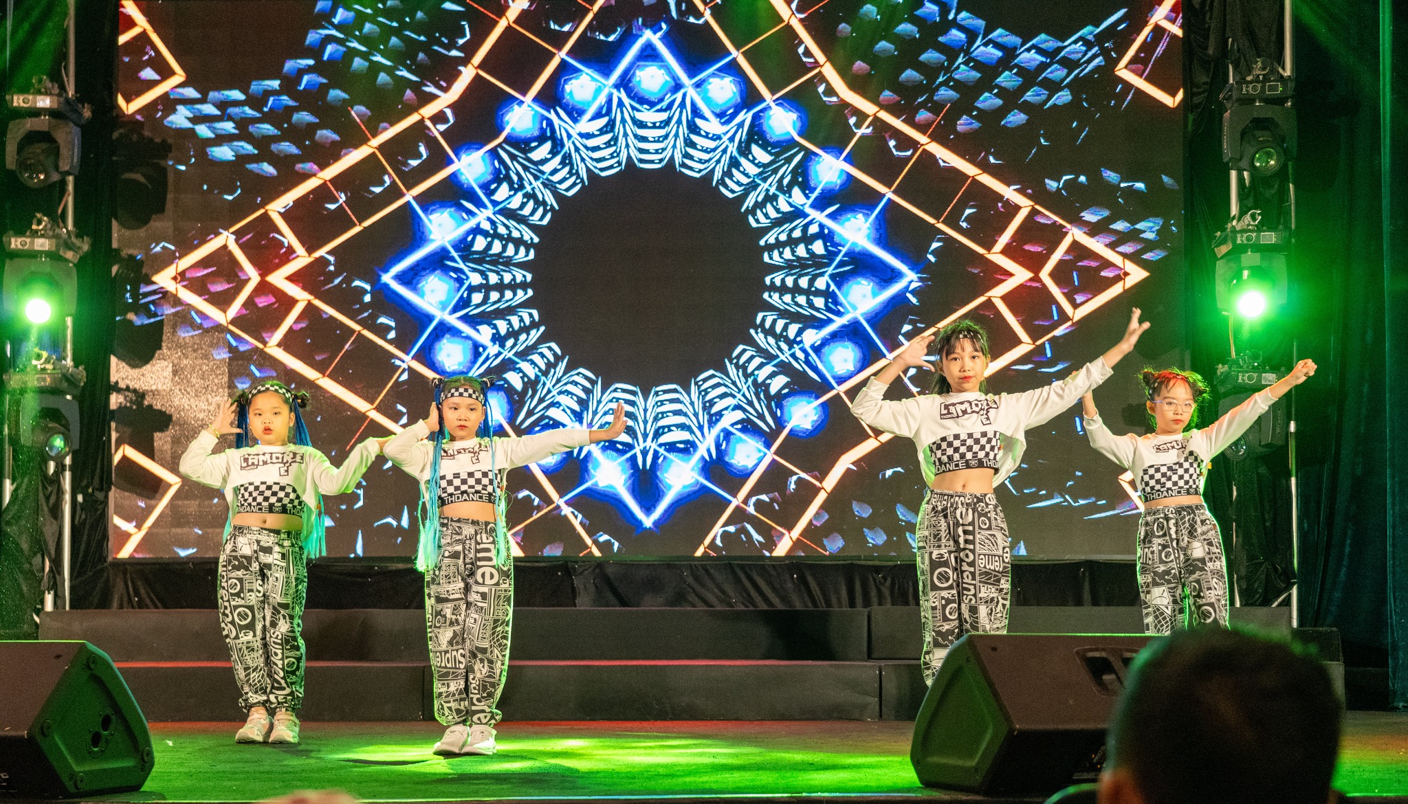 Lớp nhảy hiện đại cho bé 6 tuổi tại Kids Art & Music Saigon